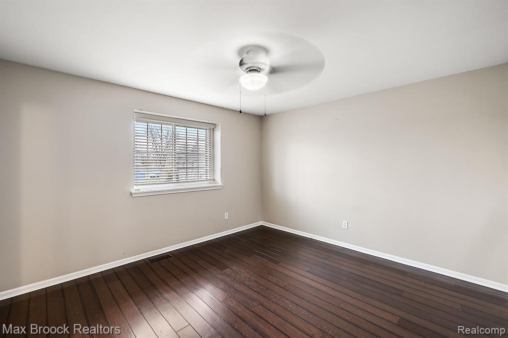 18674 West 13 Mile Road Beverly Hills, MI 48025 - Photo 15 of 33