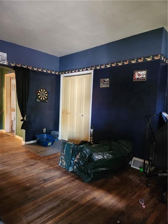 302 South Second Street Apollo, PA 15613 - Photo 4 of 15 a living room with furniture