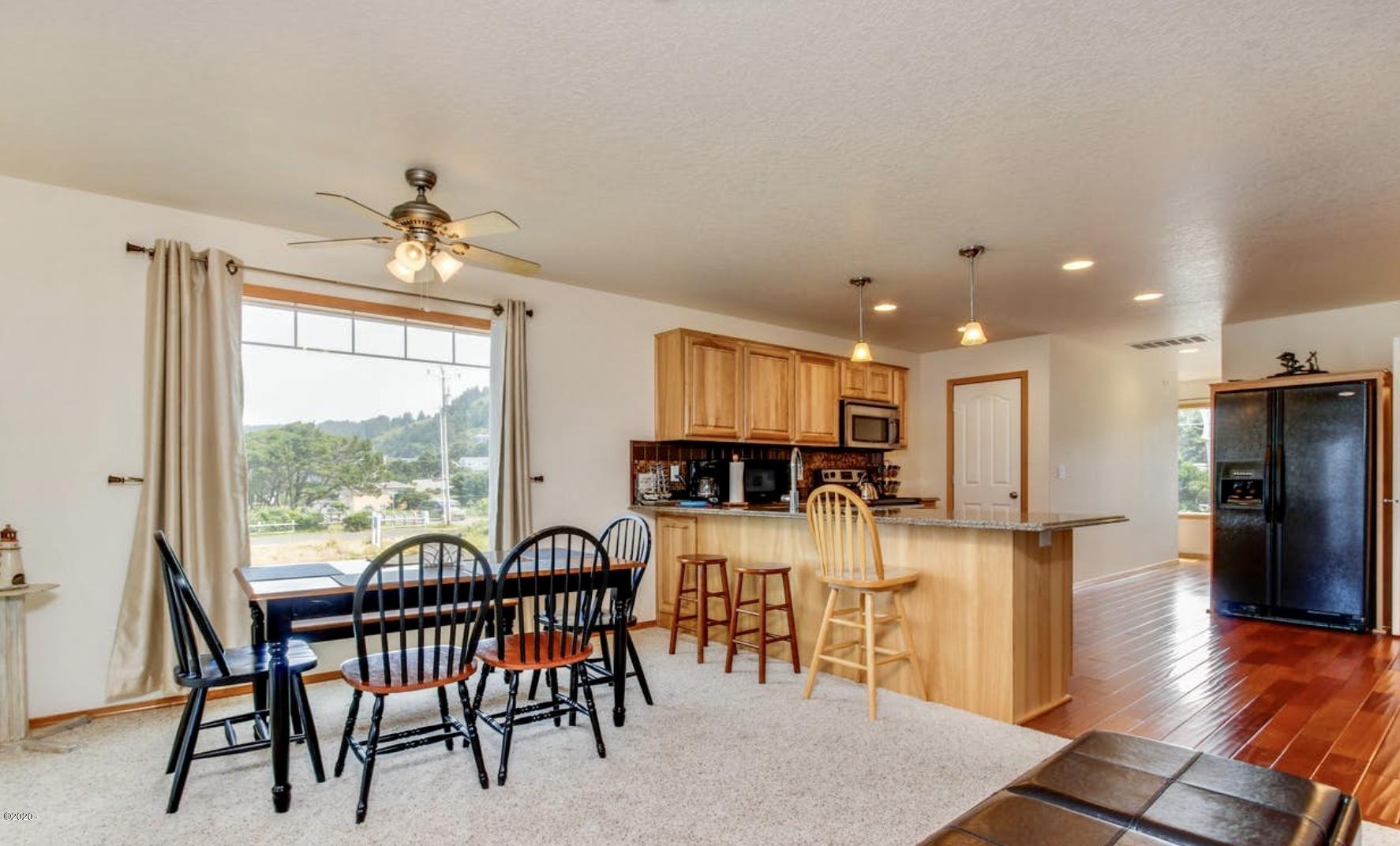 5777 Logan Road Lincoln City, OR 97367 - Photo 5 of 30 Great Living Space
