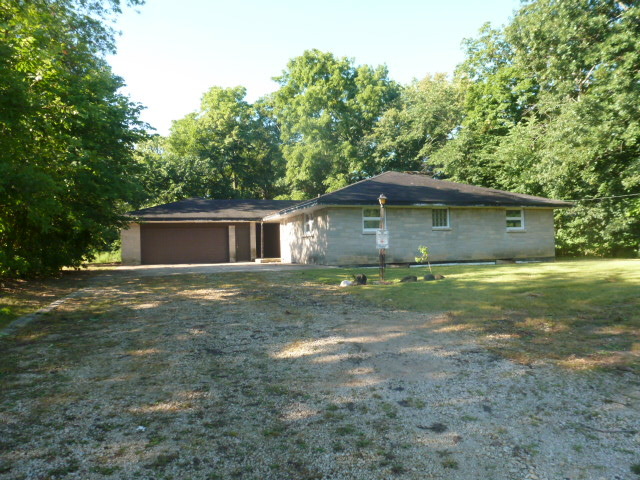 19659 West Manhattan Road Elwood, IL 60421 - Photo 1 of 25 a view of a house with a yard