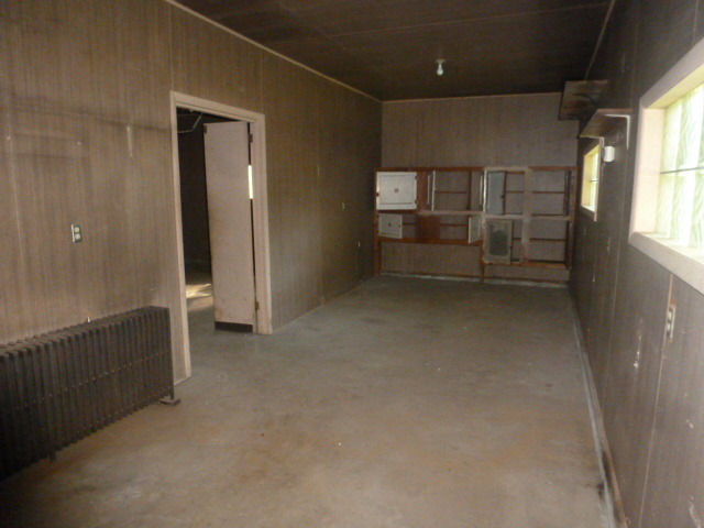 19659 West Manhattan Road Elwood, IL 60421 - Photo 18 of 25 an empty room with windows