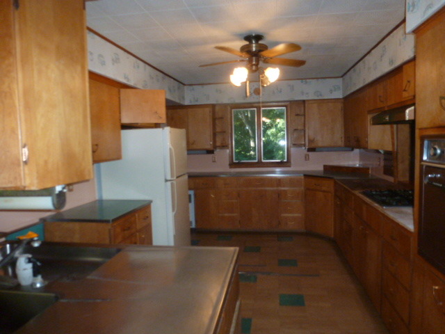 19659 West Manhattan Road Elwood, IL 60421 - Photo 3 of 25 a kitchen with granite countertop lots of counter top space and stainless steel appliances