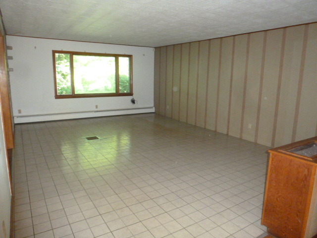 19659 West Manhattan Road Elwood, IL 60421 - Photo 9 of 25 a view of an empty room with a window