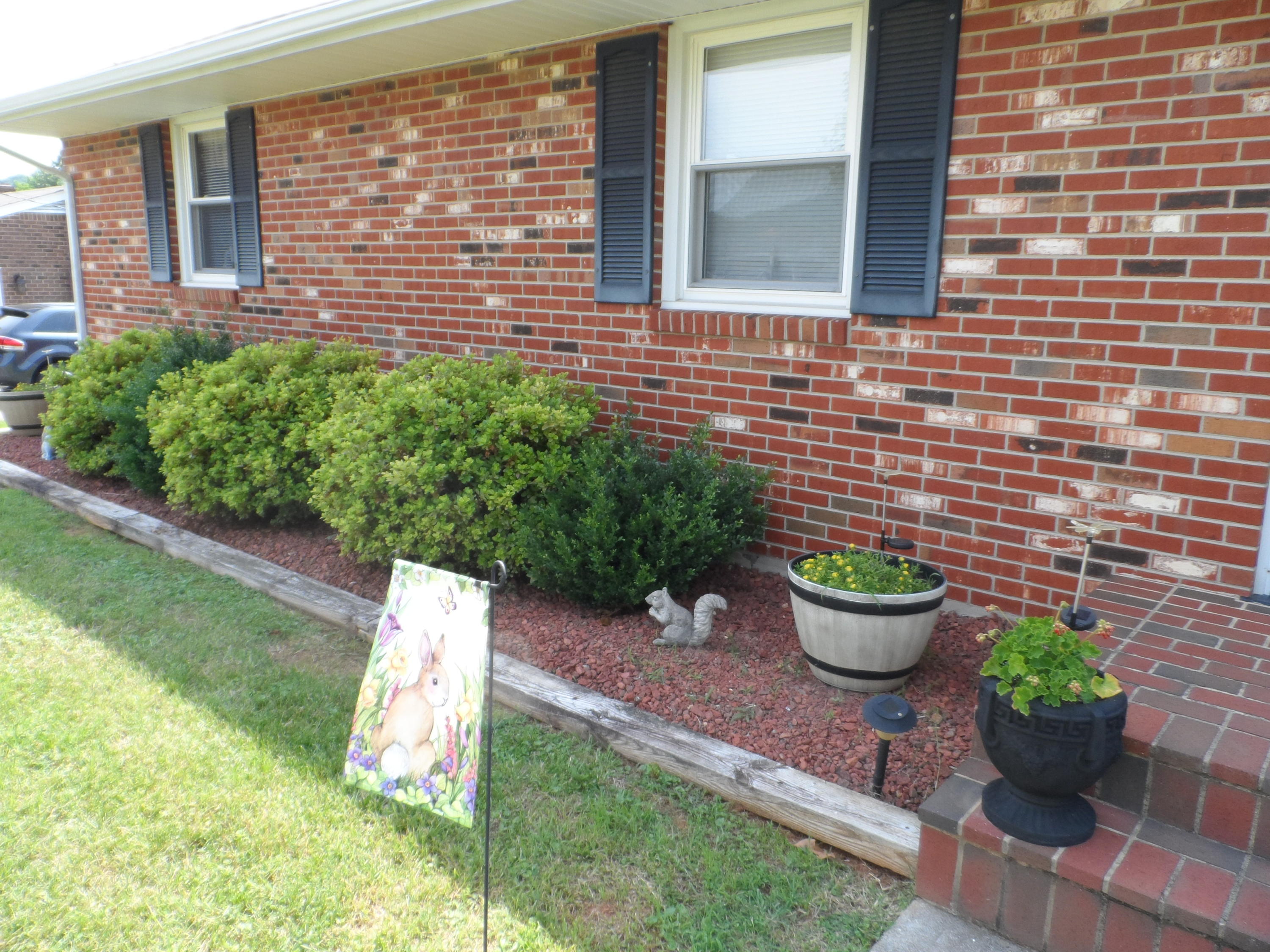 206 Old Brook Road Vinton, VA 24179 - Photo 20 of 24 landscaping