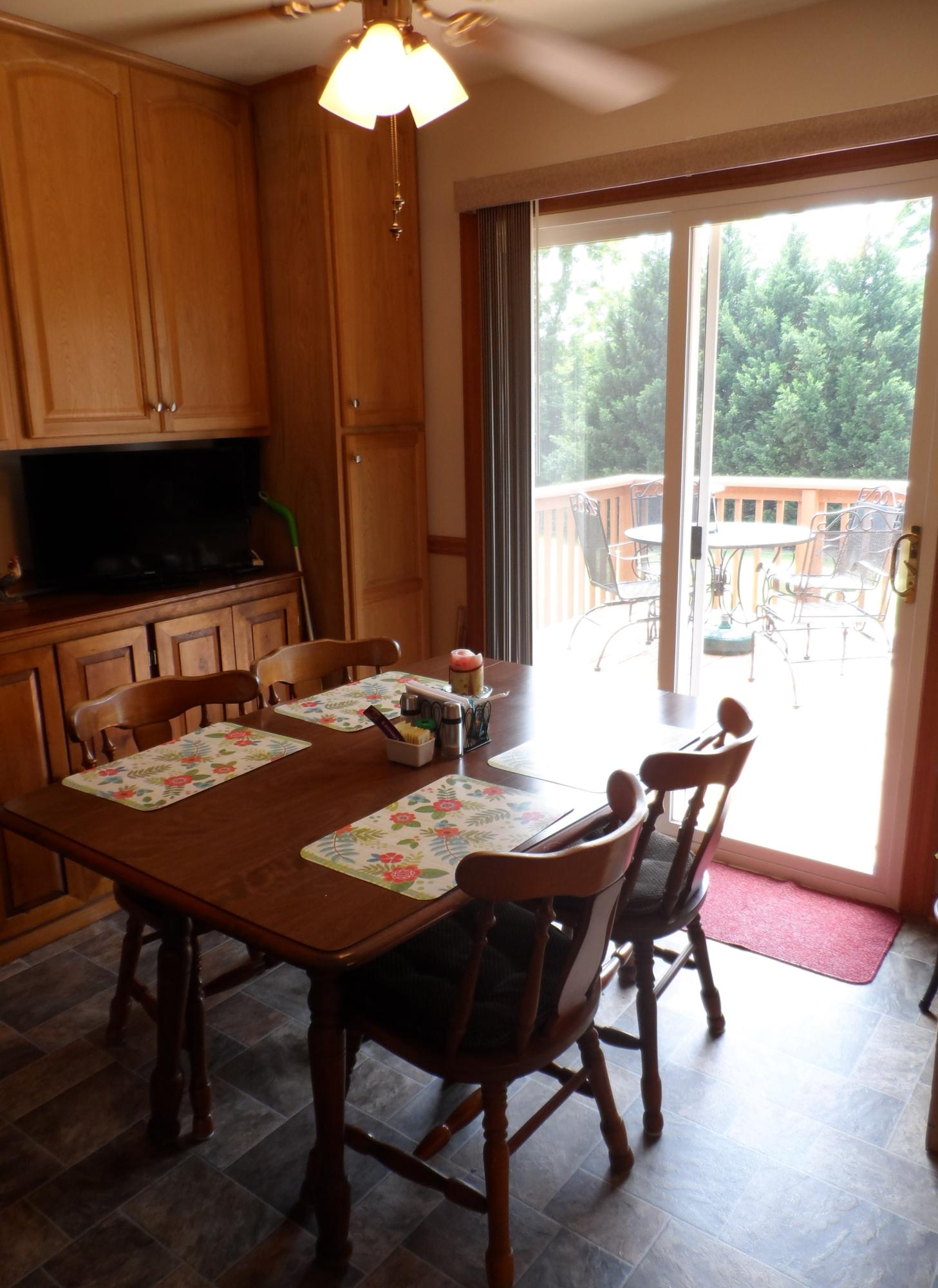 206 Old Brook Road Vinton, VA 24179 - Photo 7 of 24 breakfast area