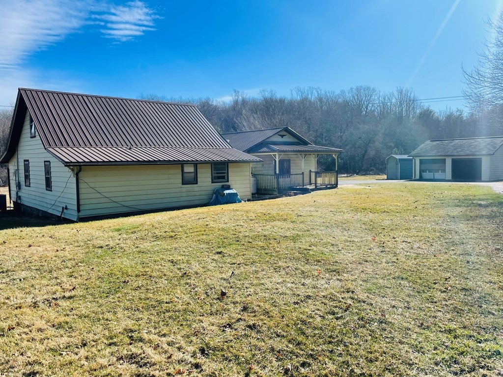1251 Horton Road Fancy Gap, VA 24328 - Photo 11 of 28 Gallery Image 11