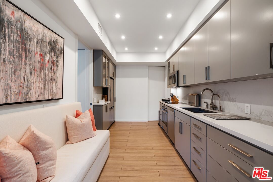 9255 Doheny Road, Unit 703 West Hollywood, CA 90069 - Photo 12 of 28