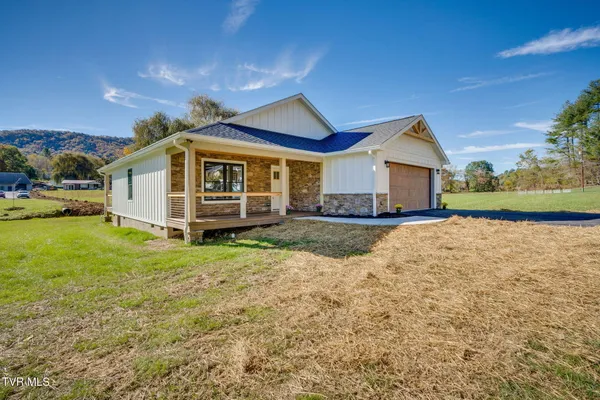 $354,000 | 389 Hampton Street, Mountain City, TN 37683