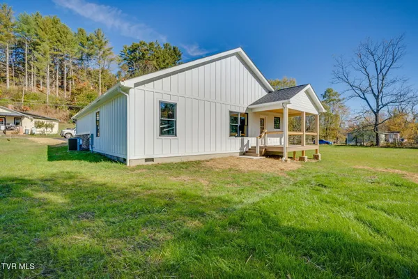 $354,000 | 389 Hampton Street, Mountain City, TN 37683