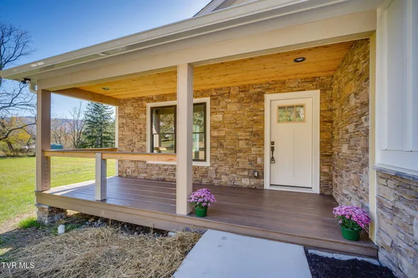 $354,000 | 389 Hampton Street, Mountain City, TN 37683