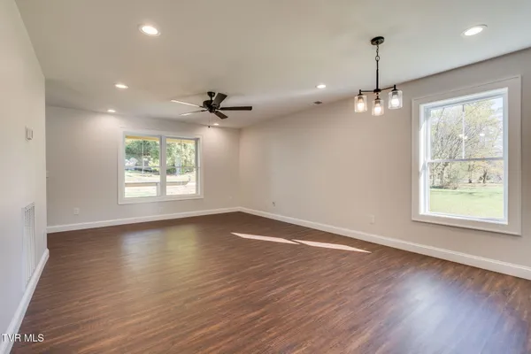 $354,000 | 389 Hampton Street, Mountain City, TN 37683