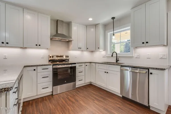 $354,000 | 389 Hampton Street, Mountain City, TN 37683