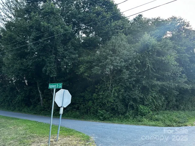 a view of street view with outdoor space