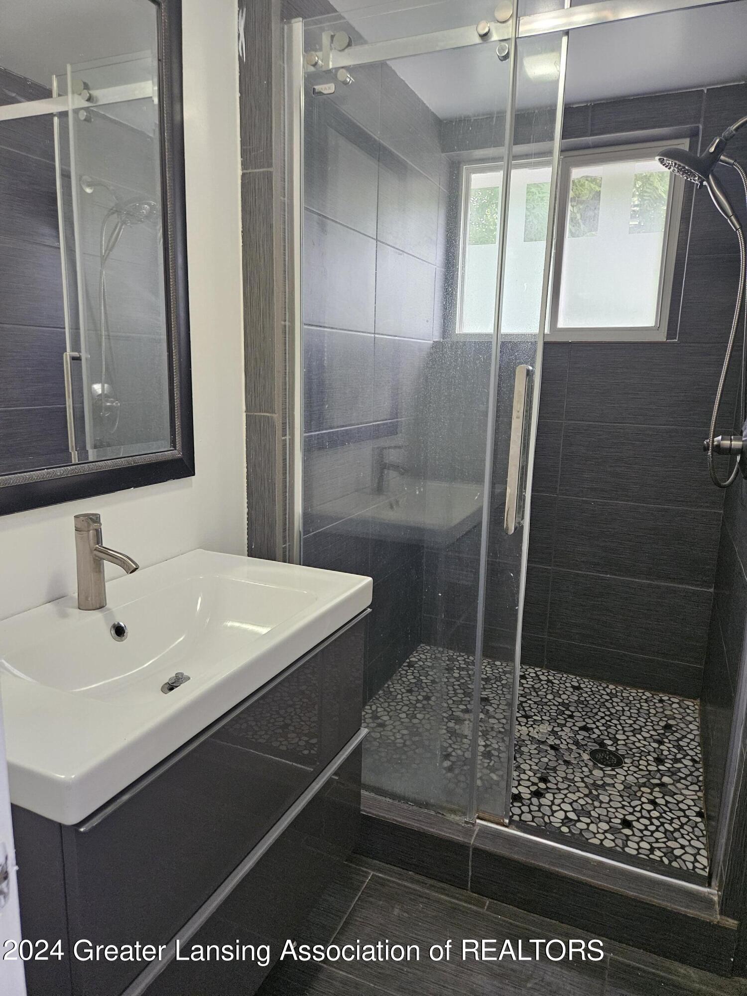 2048 Hamilton Road Okemos, MI 48864 - Photo 30 of 39 2nd floor full bath