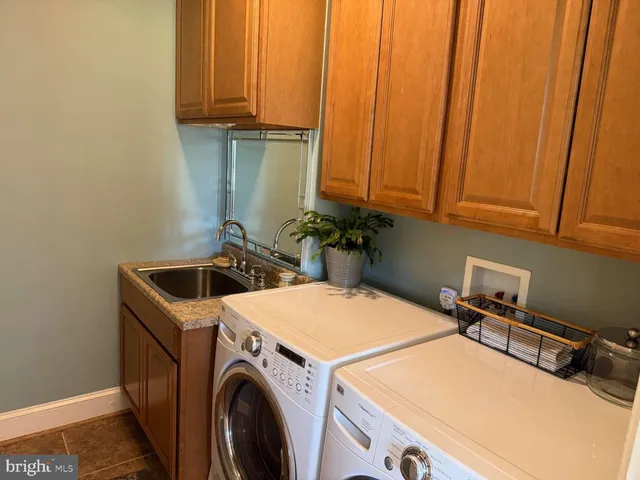 $899,000 | 448 Spring Hollow Drive, Middletown, DE 19709