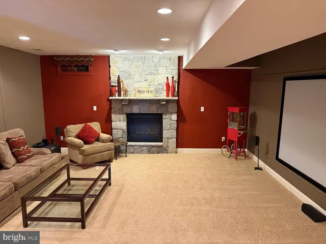 $899,000 | 448 Spring Hollow Drive, Middletown, DE 19709