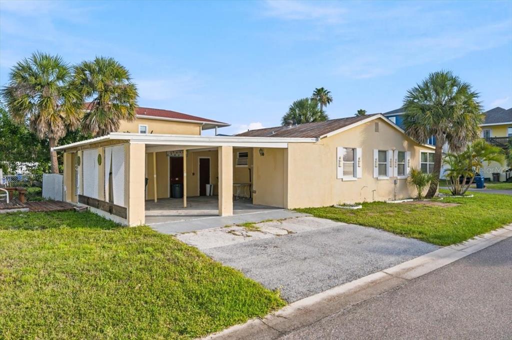 13104 4th Street East Madeira Beach, FL 33708 - Photo 3 of 29