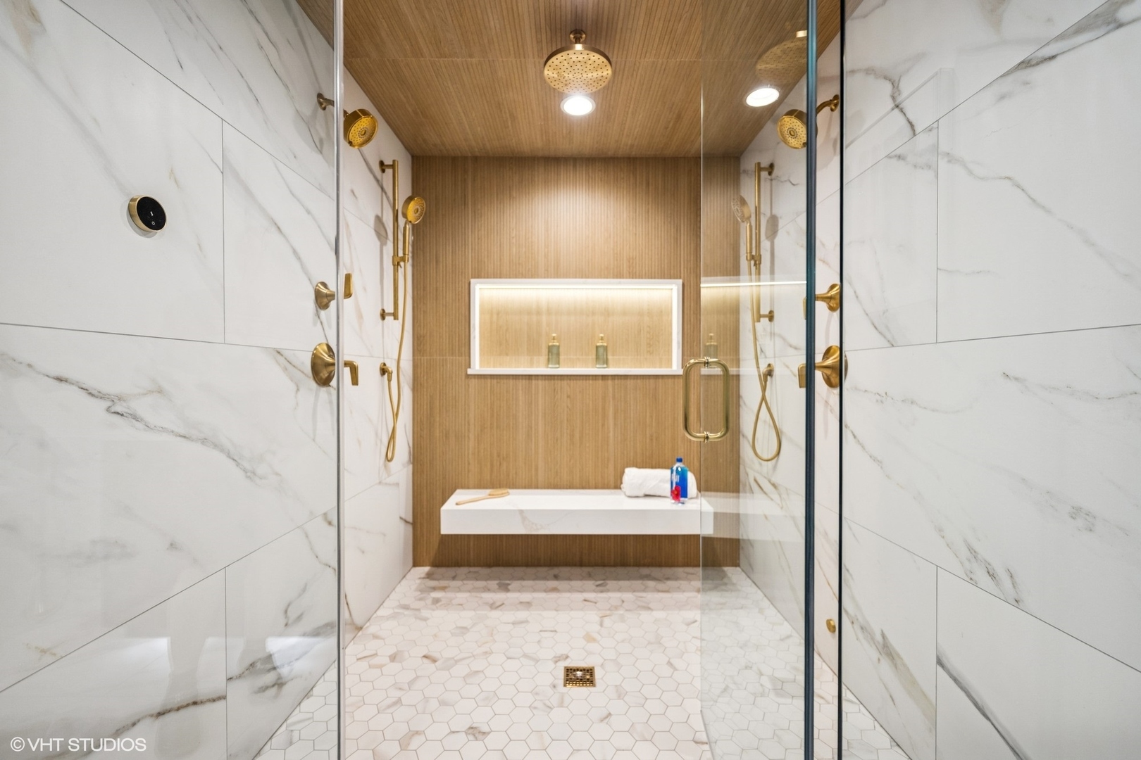 3811 North Kildare Avenue Chicago, IL 60641 - Photo 69 of 126 a bathroom with a tub and shower