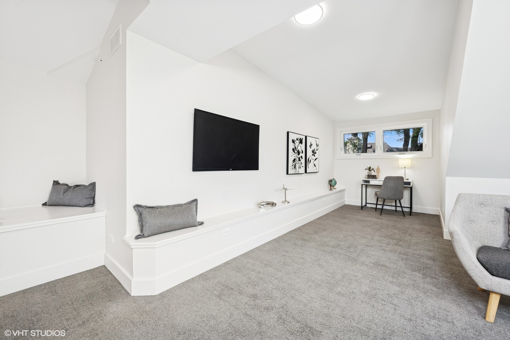 3811 North Kildare Avenue Chicago, IL 60641 - Photo 80 of 126 a living room with furniture and a flat screen tv