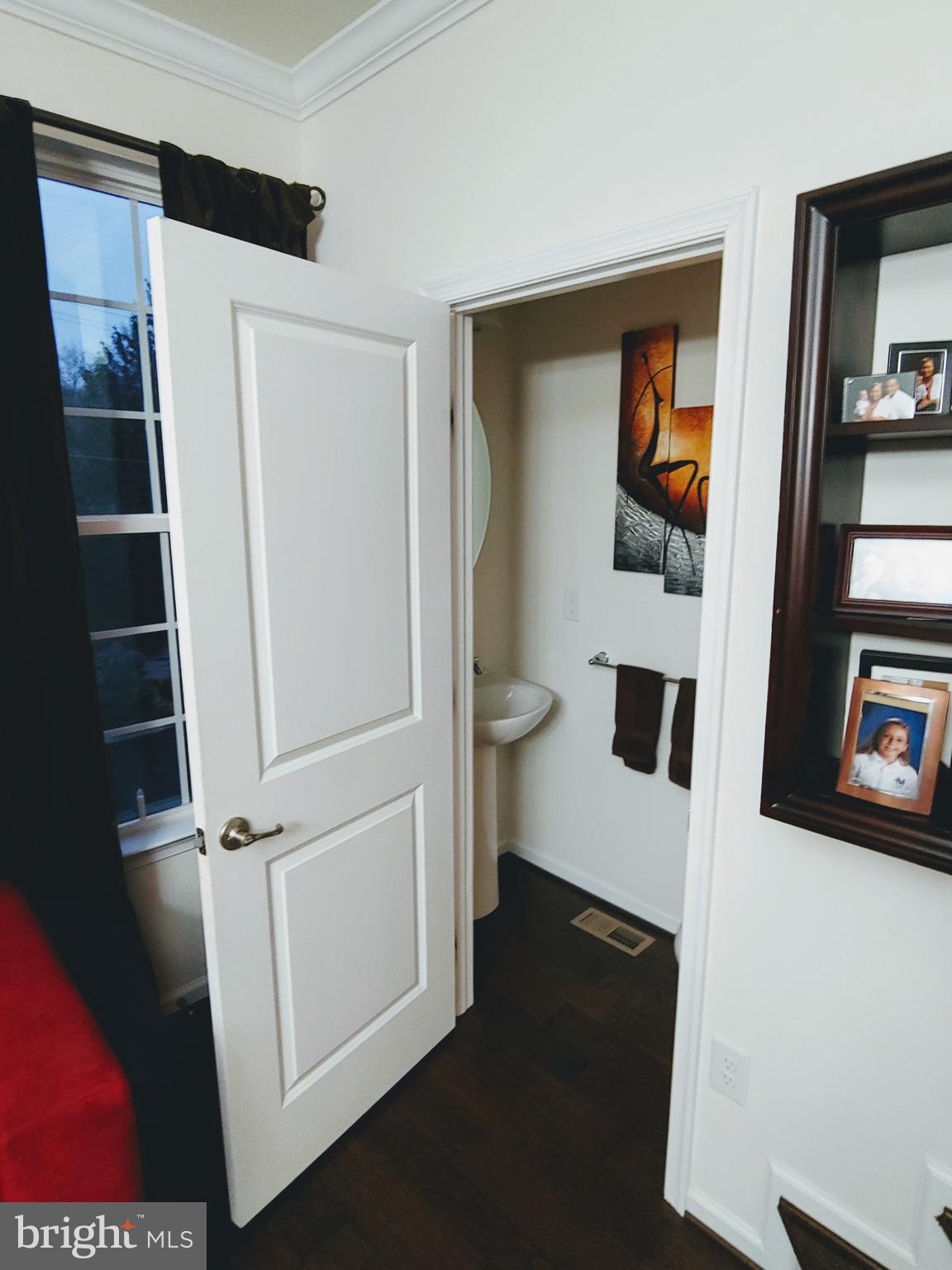204 Ashburn Road Phoenixville, PA 19460 - Photo 12 of 42 Powder Room