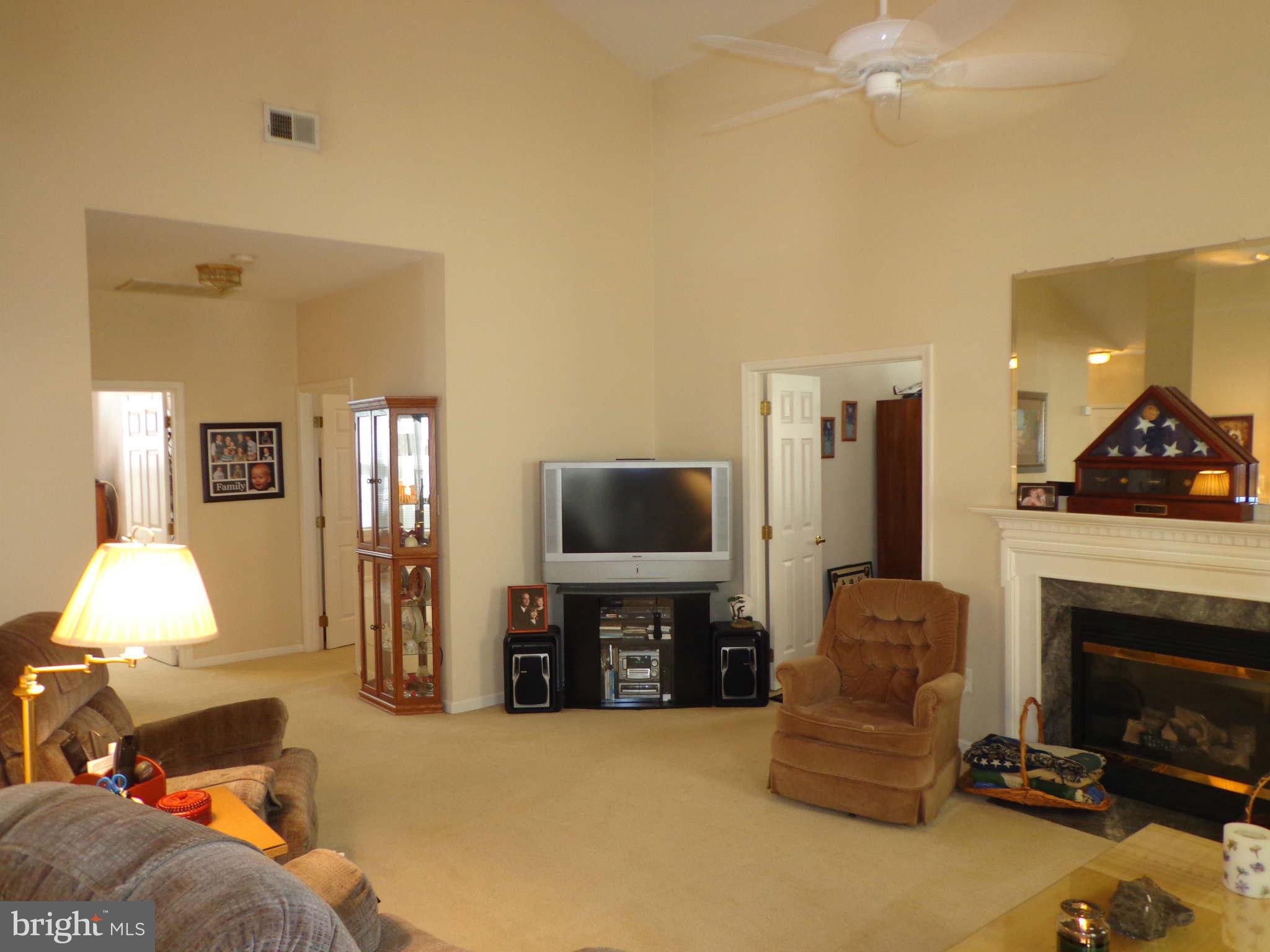 13521 Ryton Ridge Lane Gainesville, VA 20155 - Photo 8 of 27 Living Room