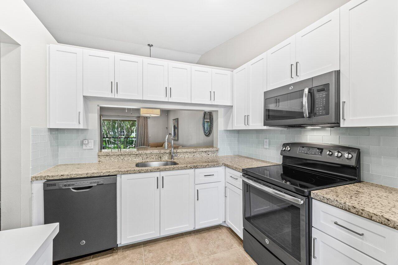 22148 Palms Way, Unit 203 Boca Raton, FL 33433 - Photo 10 of 29 Kitchen