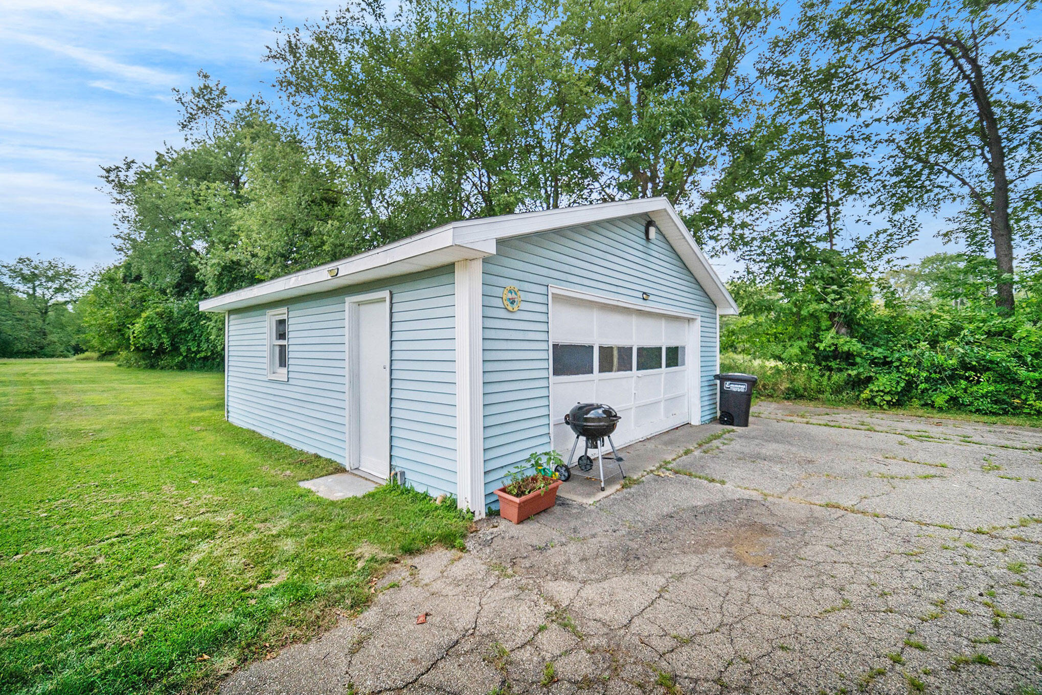 9401 Clinton Road Jackson, MI 49201 - Photo 26 of 28 SBP__95