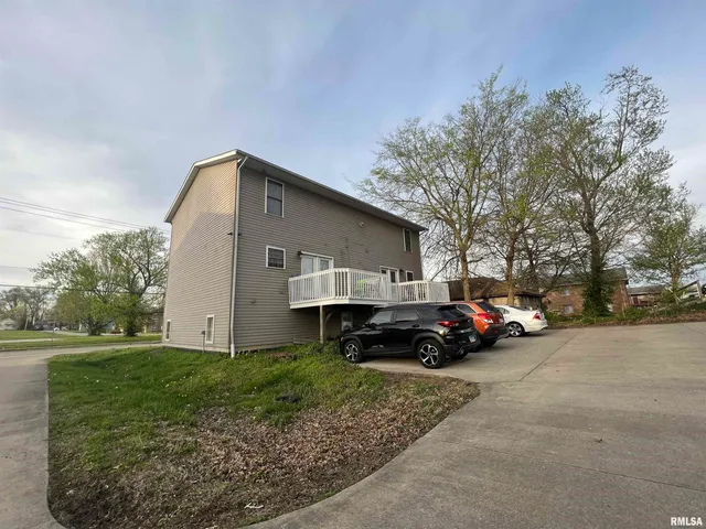 $649,000 | 305 East Mill Street, Carbondale, IL 62901