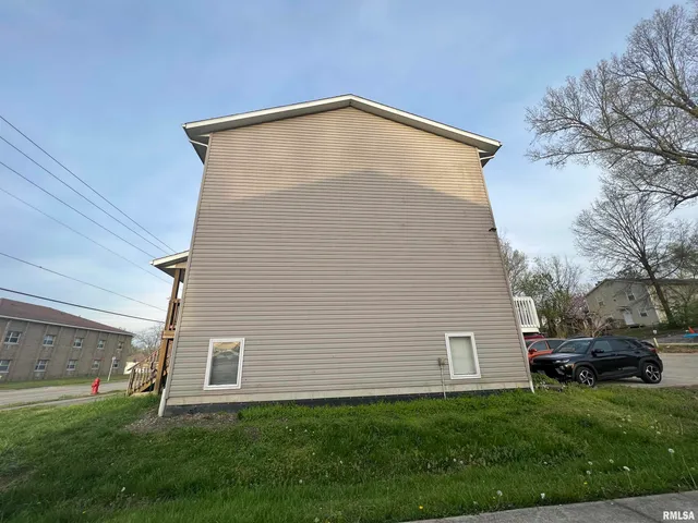 $649,000 | 305 East Mill Street, Carbondale, IL 62901