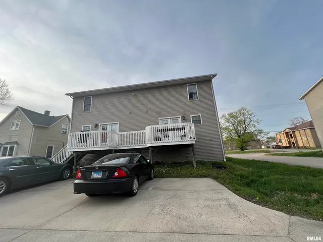 $649,000 | 305 East Mill Street, Carbondale, IL 62901