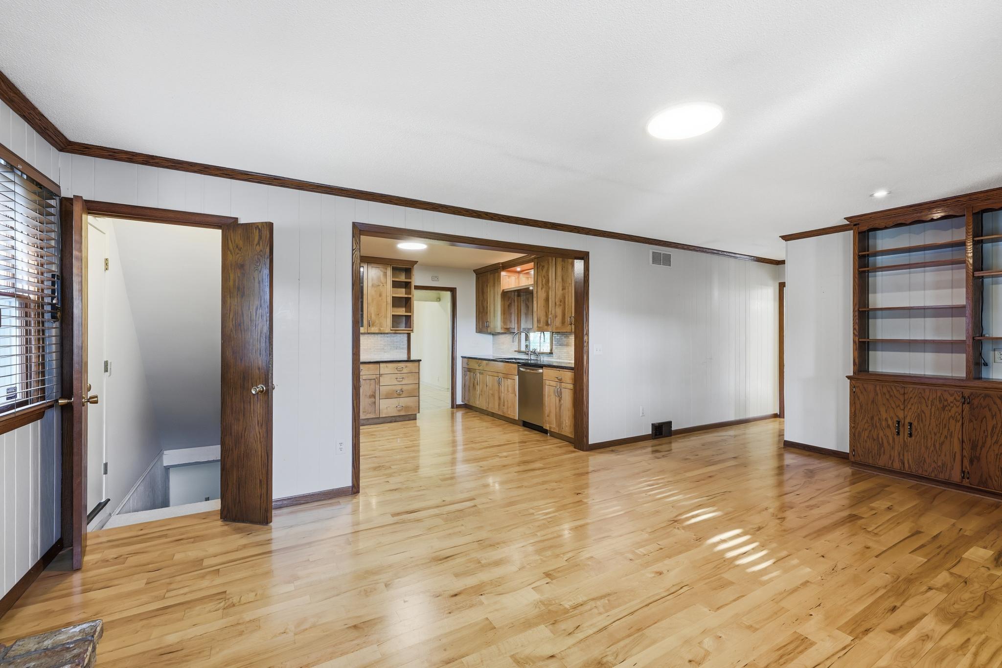 6208 Hillside Road Edina, MN 55436 - Photo 14 of 31 Gallery Image 14