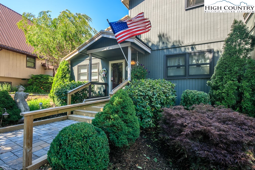 114 Pine Ridge Loop Newland, NC 28657 - Photo 3 of 50 Gallery Image 3