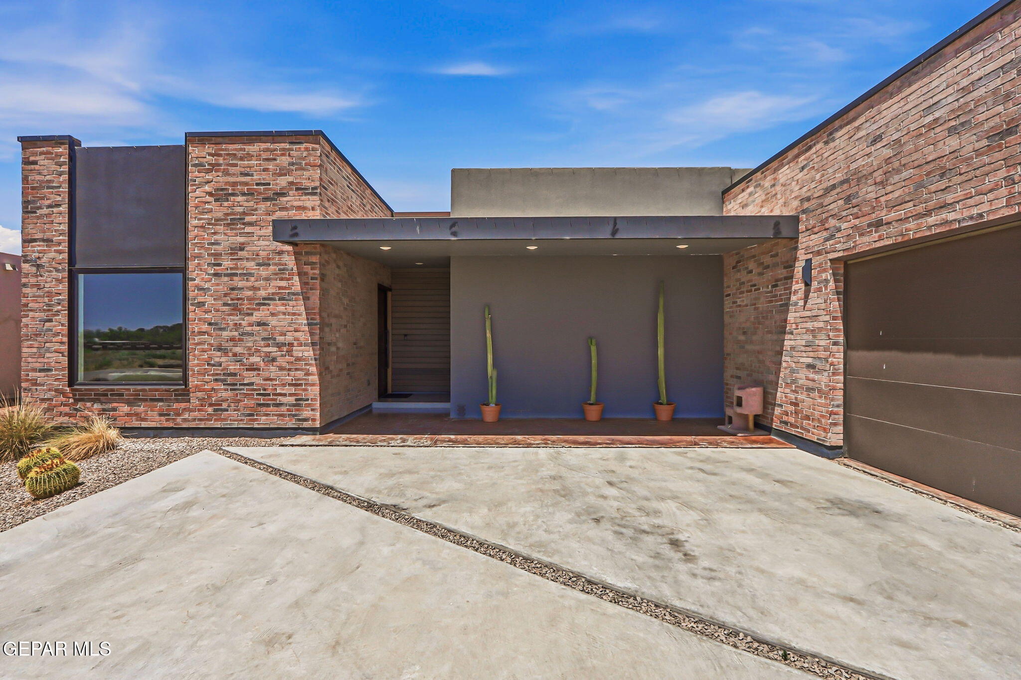 329 Rio El Rancho Court El Paso, TX 79932 - Photo 3 of 47 6-web-or-mls-IMG_7744