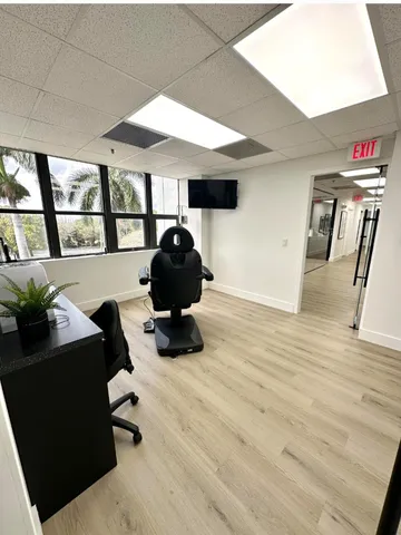 $1,100 | 4700 North Congress Avenue, Unit 305, West Palm Beach, FL 33407