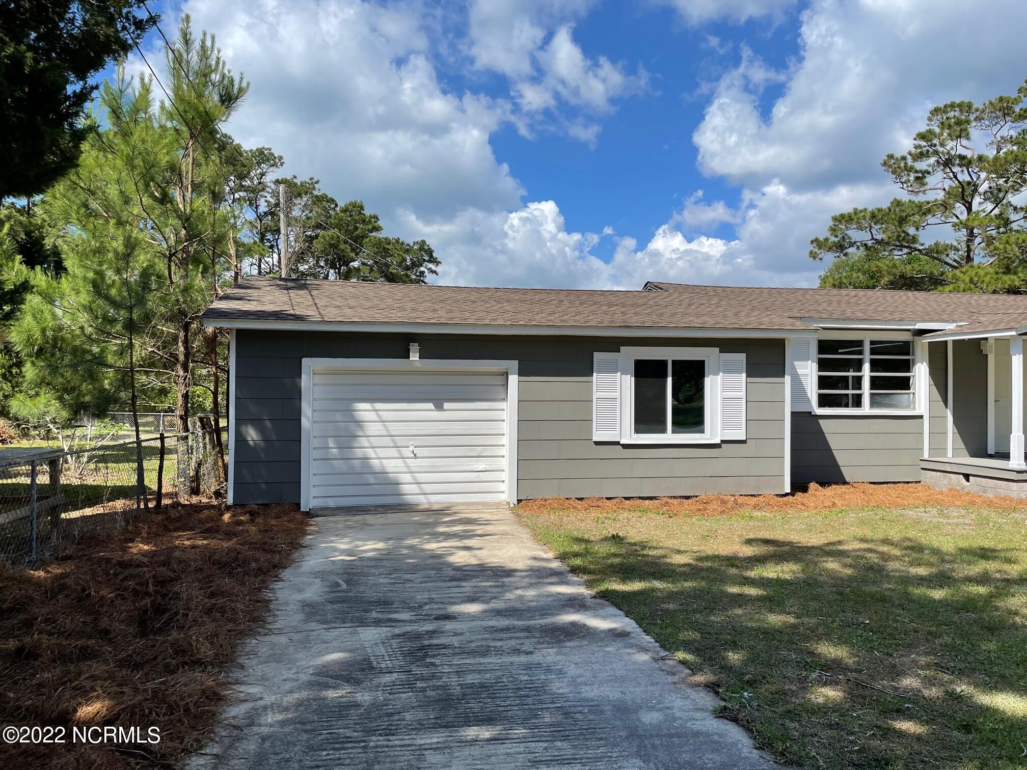 156 Core Sound Loop Road Atlantic, NC 28511 - Photo 2 of 17 Attached Gargage