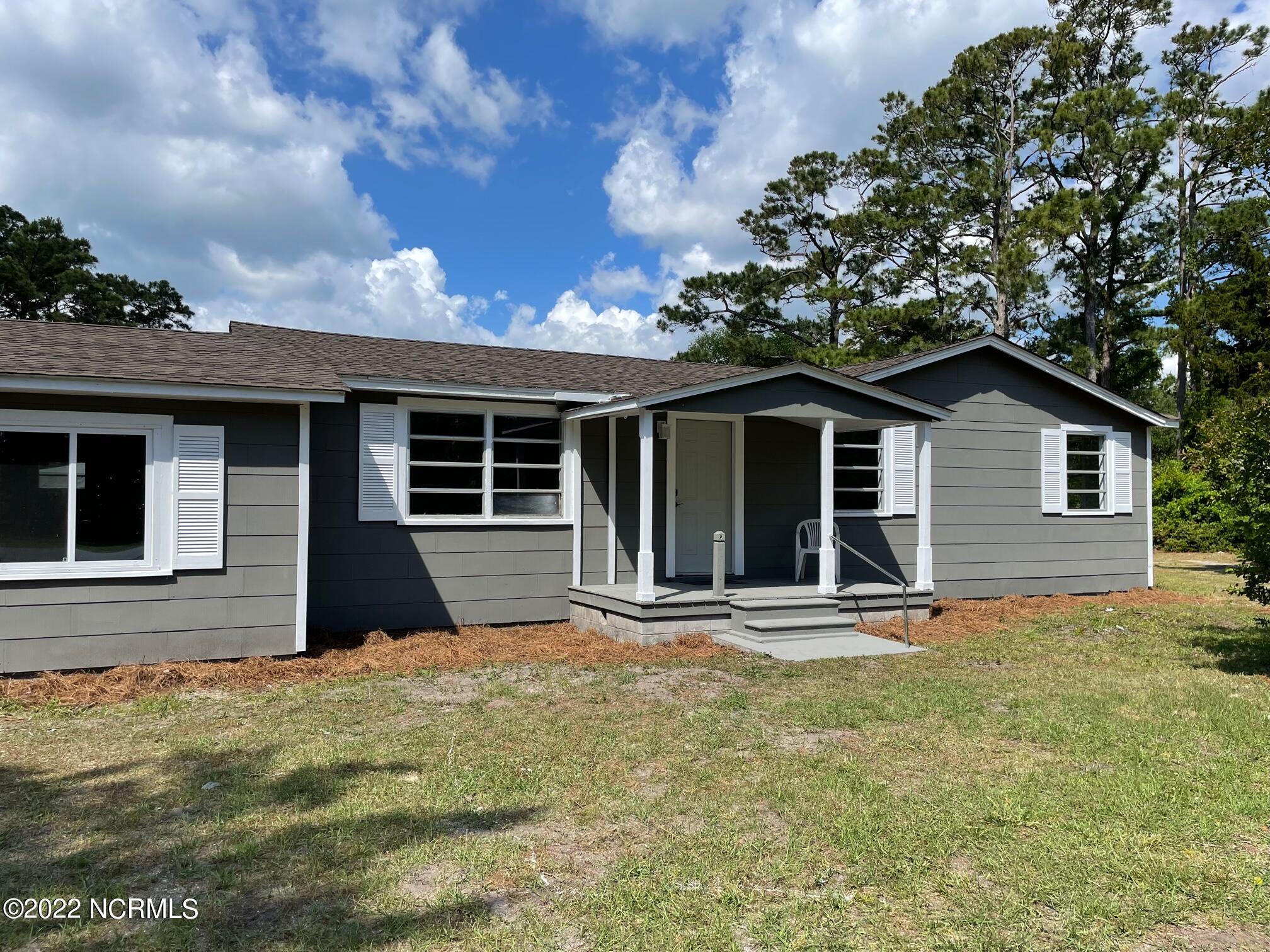 156 Core Sound Loop Road Atlantic, NC 28511 - Photo 3 of 17 Front stoop
