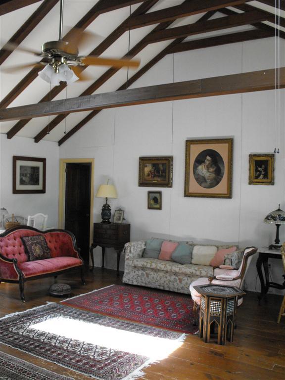 35 Mahkeenac Road Stockbridge, MA 01262 - Photo 13 of 22 Living room