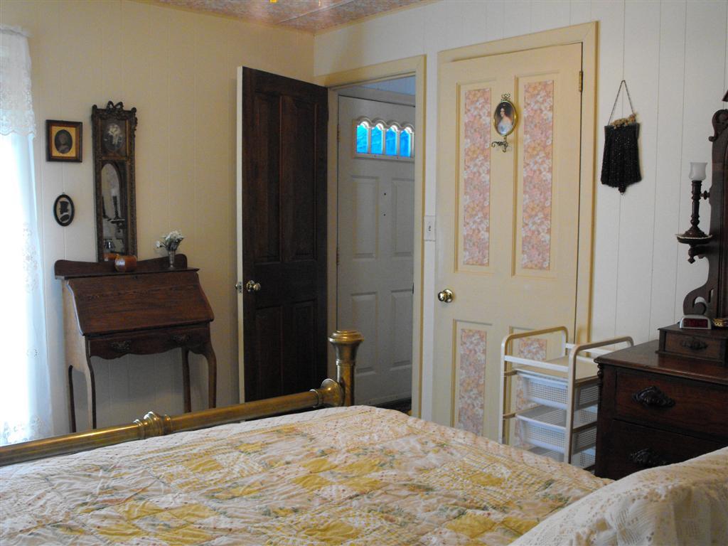 35 Mahkeenac Road Stockbridge, MA 01262 - Photo 20 of 22 Bedroom