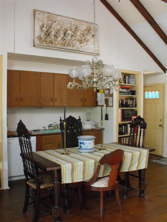 35 Mahkeenac Road Stockbridge, MA 01262 - Photo 10 of 22 Dining room