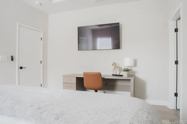 $5,500 | 1215 Lamar Street, San Antonio, TX 78202