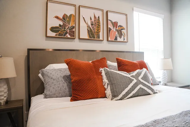 $5,500 | 1215 Lamar Street, San Antonio, TX 78202