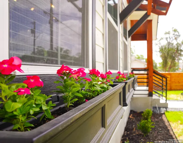 $5,500 | 1215 Lamar Street, San Antonio, TX 78202