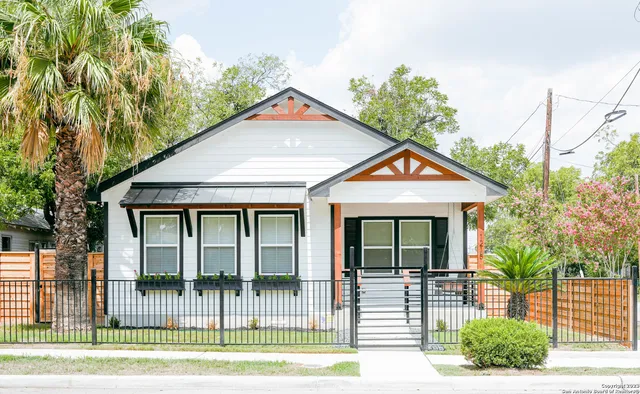 $5,500 | 1215 Lamar Street, San Antonio, TX 78202