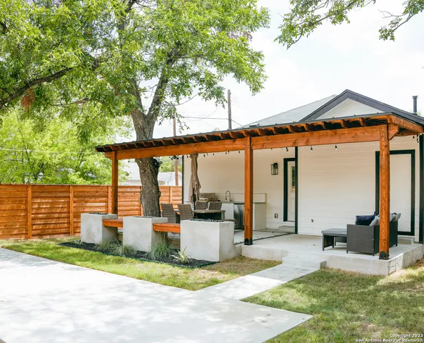 $5,500 | 1215 Lamar Street, San Antonio, TX 78202
