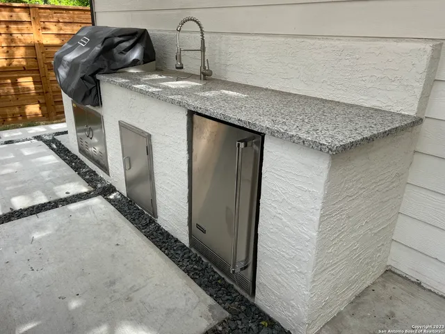 $5,500 | 1215 Lamar Street, San Antonio, TX 78202