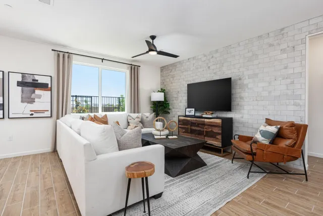 $477,990 | 6698 East Home Avenue, Fresno, CA 93727