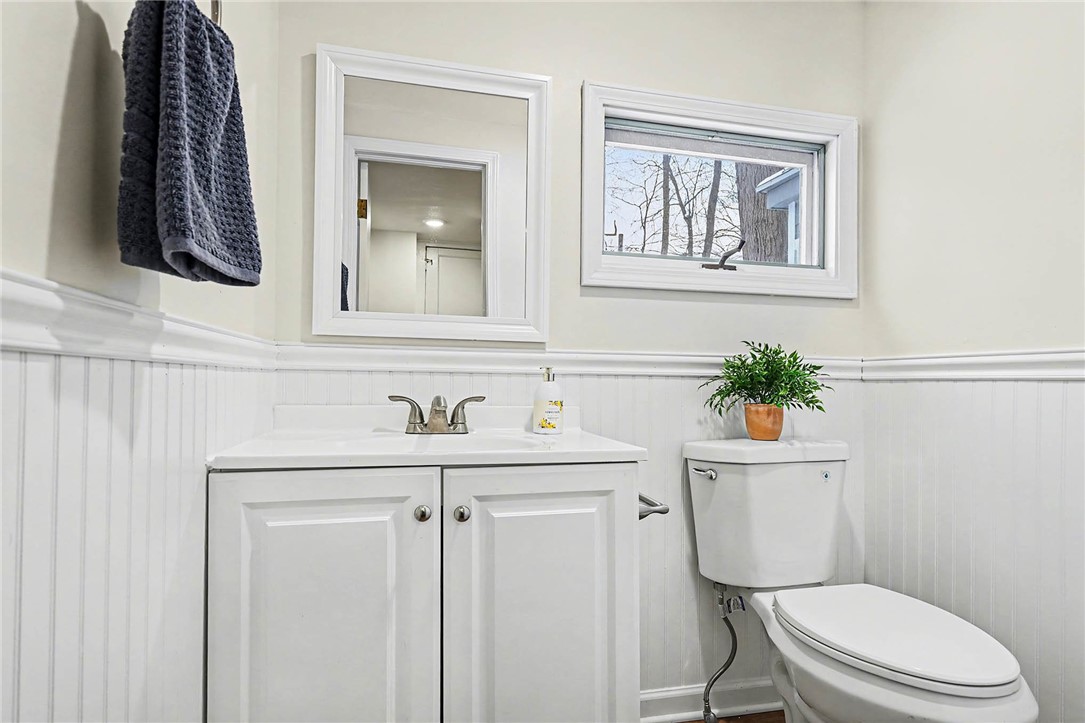 383 Wimbledon Road Irondequoit, NY 14617 - Photo 11 of 29