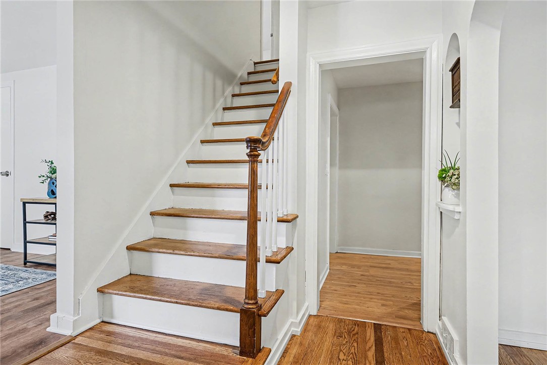 383 Wimbledon Road Irondequoit, NY 14617 - Photo 15 of 29