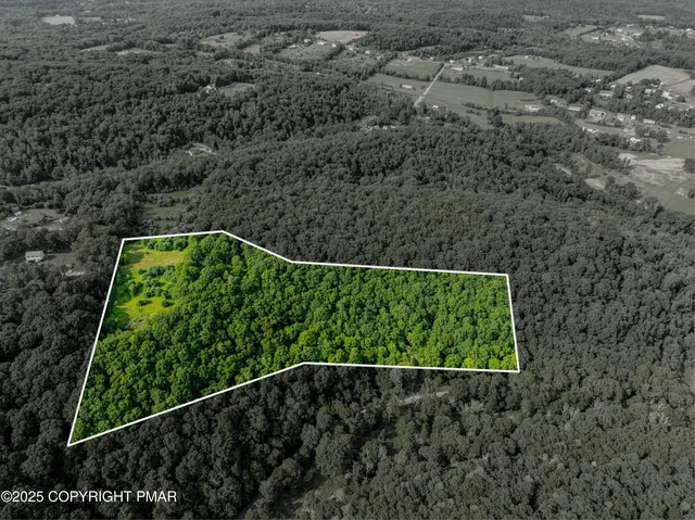 $399,000 | 217 Pearson Lane, Saylorsburg, PA 18353