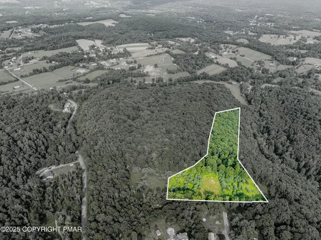 $399,000 | 217 Pearson Lane, Saylorsburg, PA 18353